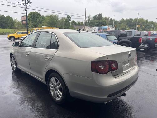 Silver 2010 Volkswagen Jetta TDI