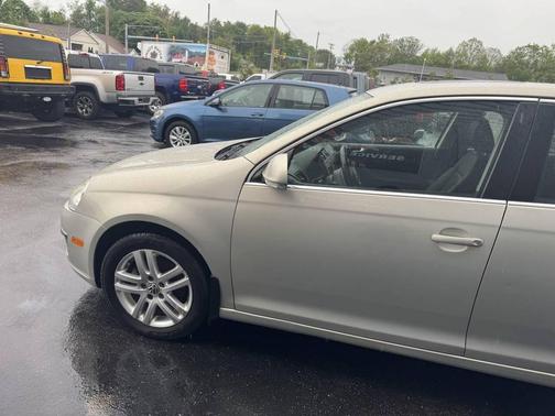 Silver 2010 Volkswagen Jetta TDI