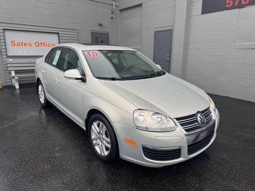 Silver 2010 Volkswagen Jetta TDI