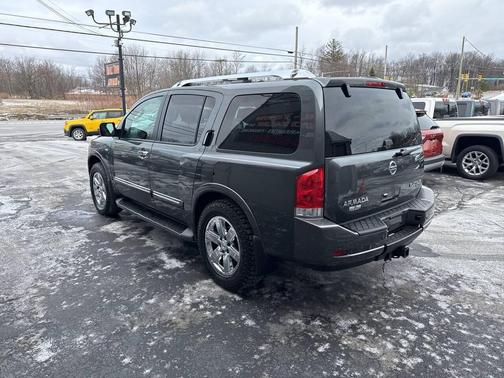 2010 Nissan Armada Platinum 4x4 4dr SUV