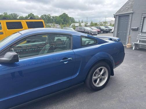 Blue 2006 Ford Mustang Base