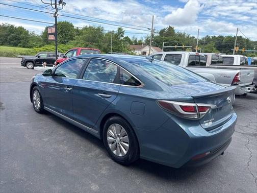 2016 Hyundai SONATA Hybrid SE