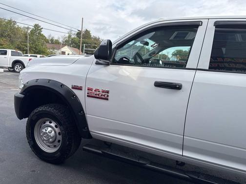 2013 RAM 2500 Tradesman 4x4 4dr Crew Cab 6.3 ft. SB Pickup