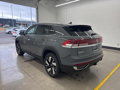 2025 Volkswagen Atlas Cross Sport 2.0T SE w/Technology 4MOTION