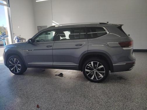 2024 Volkswagen Atlas 2.0T SEL Premium R-Line 4MOTION