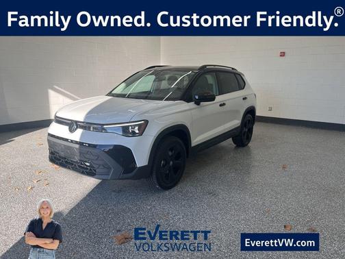 2026 Volkswagen Taos SE Black