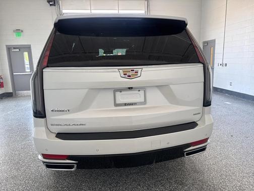 2023 Cadillac Escalade Luxury
