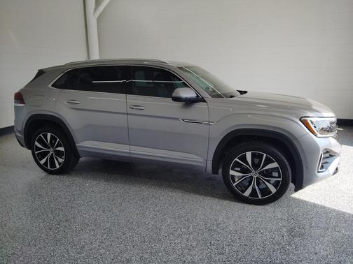 2024 Volkswagen Atlas Cross Sport 2.0T SEL Premium