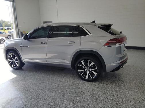 2024 Volkswagen Atlas Cross Sport 2.0T SEL Premium