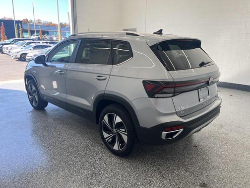 2026 Volkswagen Taos SE