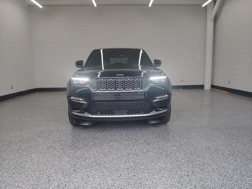 2023 Jeep Grand Cherokee Summit