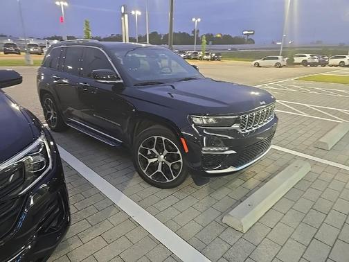 2023 Jeep Grand Cherokee Summit