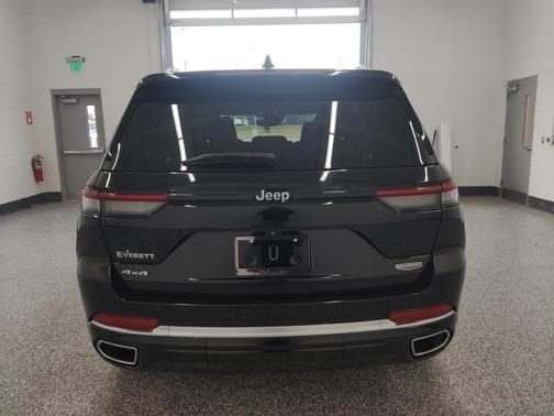 2023 Jeep Grand Cherokee Summit