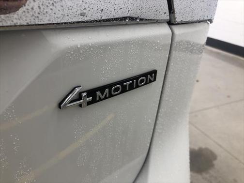 2025 Volkswagen Atlas 2.0T SE w/Technology 4MOTION