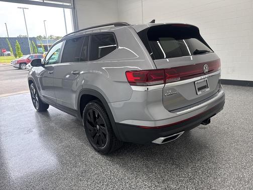 2026 Volkswagen Atlas 2.0T SE w/Technology 4MOTION