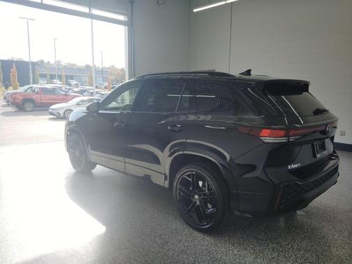 2026 Volkswagen Tiguan 2.0T SE R-Line Black 4MOTION