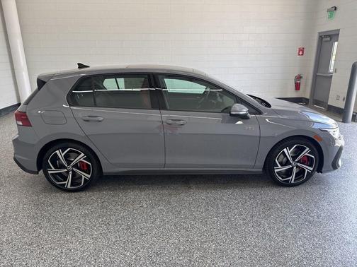 Moonstone Gray 2026 Volkswagen Golf GTI 2.0T SE DSG