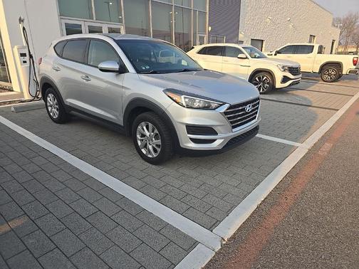 Molten Silver 2019 Hyundai TUCSON SE