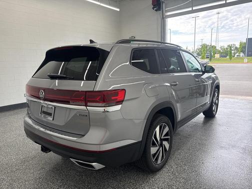 2026 Volkswagen Atlas 2.0T SE w/Technology 4MOTION