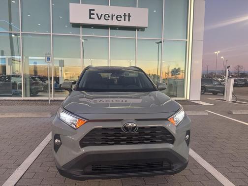 2020 Toyota RAV4 XLE Premium