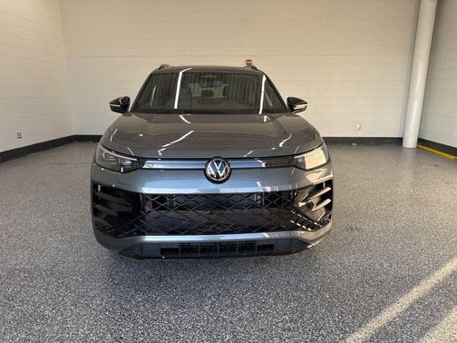 platinum gray metallic 2026 Volkswagen Tiguan 2.0T SE R-Line Black 4MOTION