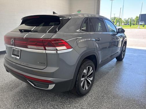 2025 Volkswagen Atlas Cross Sport 2.0T SE w/Technology 4MOTION
