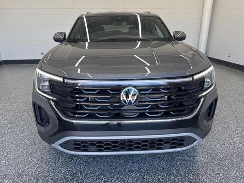 2025 Volkswagen Atlas Cross Sport 2.0T SE w/Technology 4MOTION