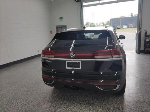 2026 Volkswagen Atlas Cross Sport 2.0T SE w/Technology 4MOTION