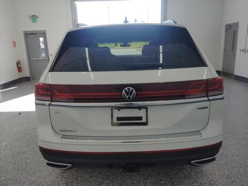 2026 Volkswagen Atlas 2.0T SE w/Technology 4MOTION