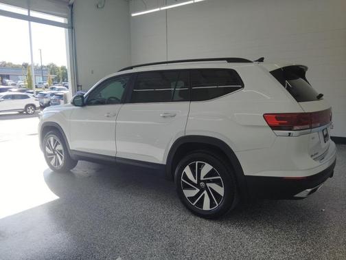 2026 Volkswagen Atlas 2.0T SE w/Technology 4MOTION