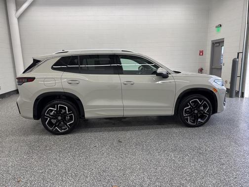 2026 Volkswagen Tiguan 2.0T SEL R-Line 4MOTION