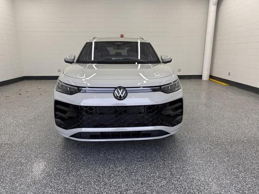 2026 Volkswagen Tiguan 2.0T SEL R-Line 4MOTION