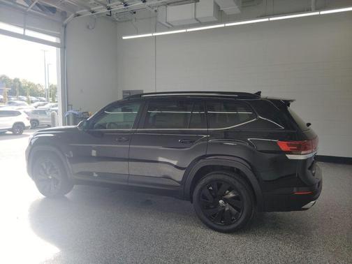 2026 Volkswagen Atlas 2.0T SE w/Technology 4MOTION