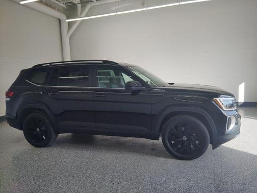 2026 Volkswagen Atlas 2.0T SE w/Technology 4MOTION