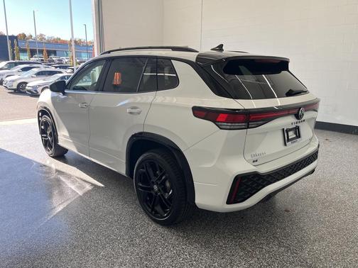 2026 Volkswagen Tiguan 2.0T SE R-Line Black 4MOTION