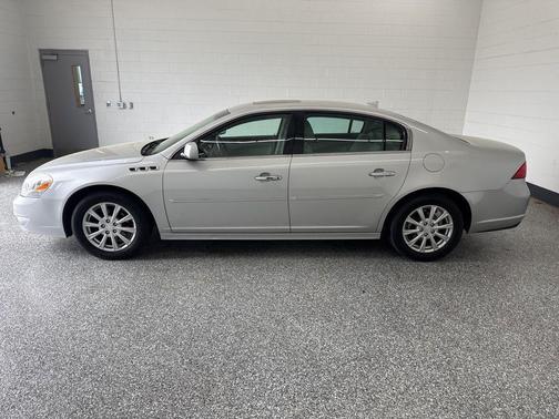 Quicksilver Metallic 2011 Buick Lucerne CXL