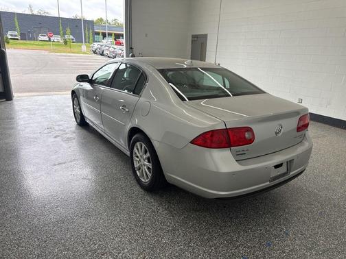 Quicksilver Metallic 2011 Buick Lucerne CXL