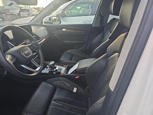 2022 Audi Q5 45 S line Prestige