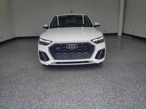 2022 Audi Q5 45 S line Prestige