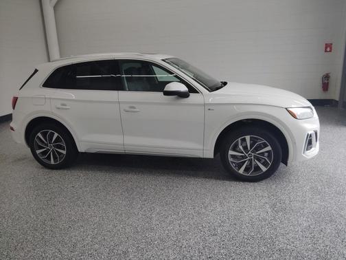 2022 Audi Q5 45 S line Prestige