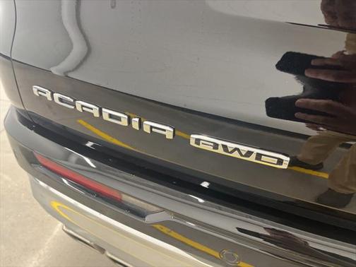 2024 GMC Acadia Denali