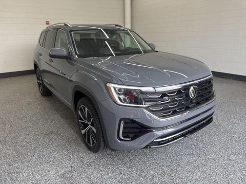 Pure Gray 2026 Volkswagen Atlas 2.0T SEL Premium R-Line 4MOTION