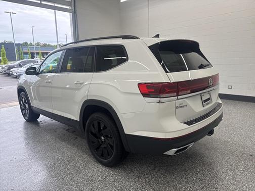 2026 Volkswagen Atlas 2.0T SE w/Technology 4MOTION