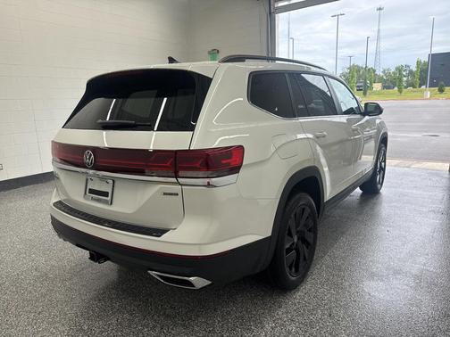2026 Volkswagen Atlas 2.0T SE w/Technology 4MOTION