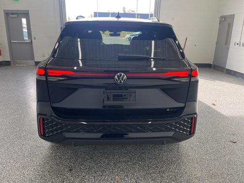 2026 Volkswagen Tiguan 2.0T SE R-Line Black 4MOTION