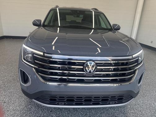 2026 Volkswagen Atlas 2.0T SE w/Technology 4MOTION