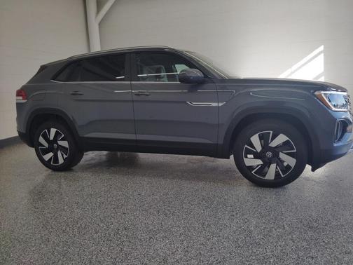 2026 Volkswagen Atlas Cross Sport 2.0T SE w/Technology 4MOTION