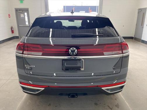 2025 Volkswagen Atlas Cross Sport 2.0T SEL