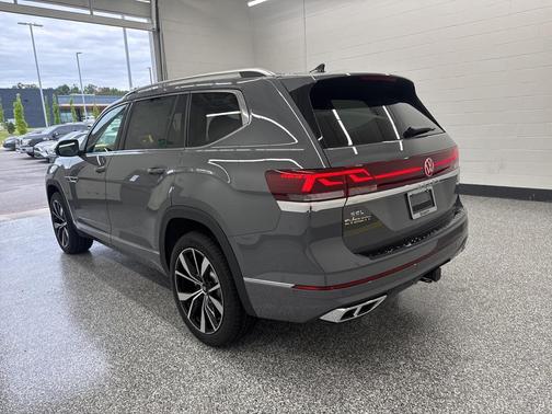 2026 Volkswagen Atlas 2.0T SEL Premium R-Line 4MOTION