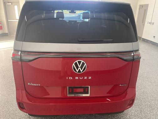 2025 Volkswagen ID. Buzz Pro S Plus with 4MOTION